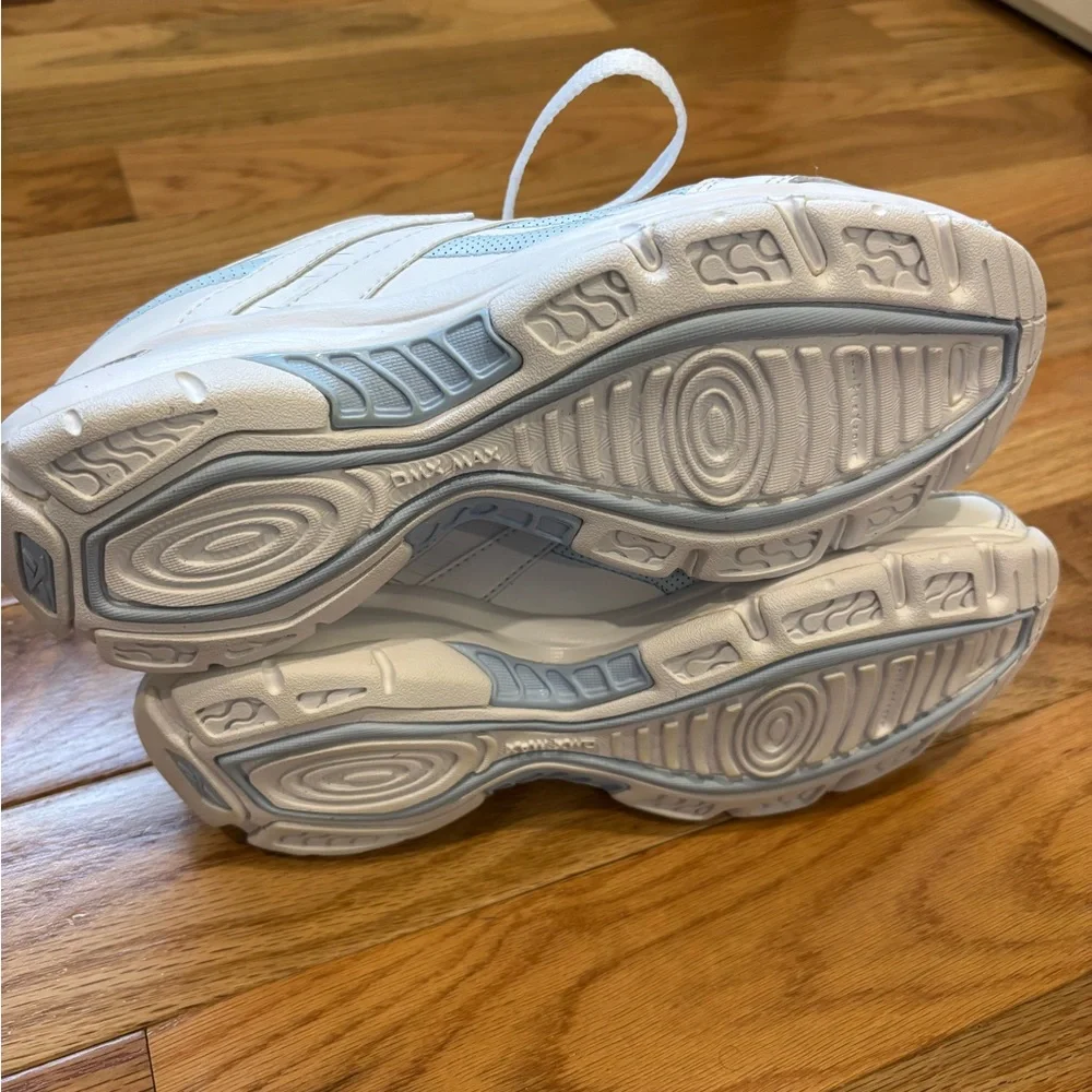 Reebok Women’s White Athletic Walking Shoes Size 7.5 NWT - Picture 4 of 5